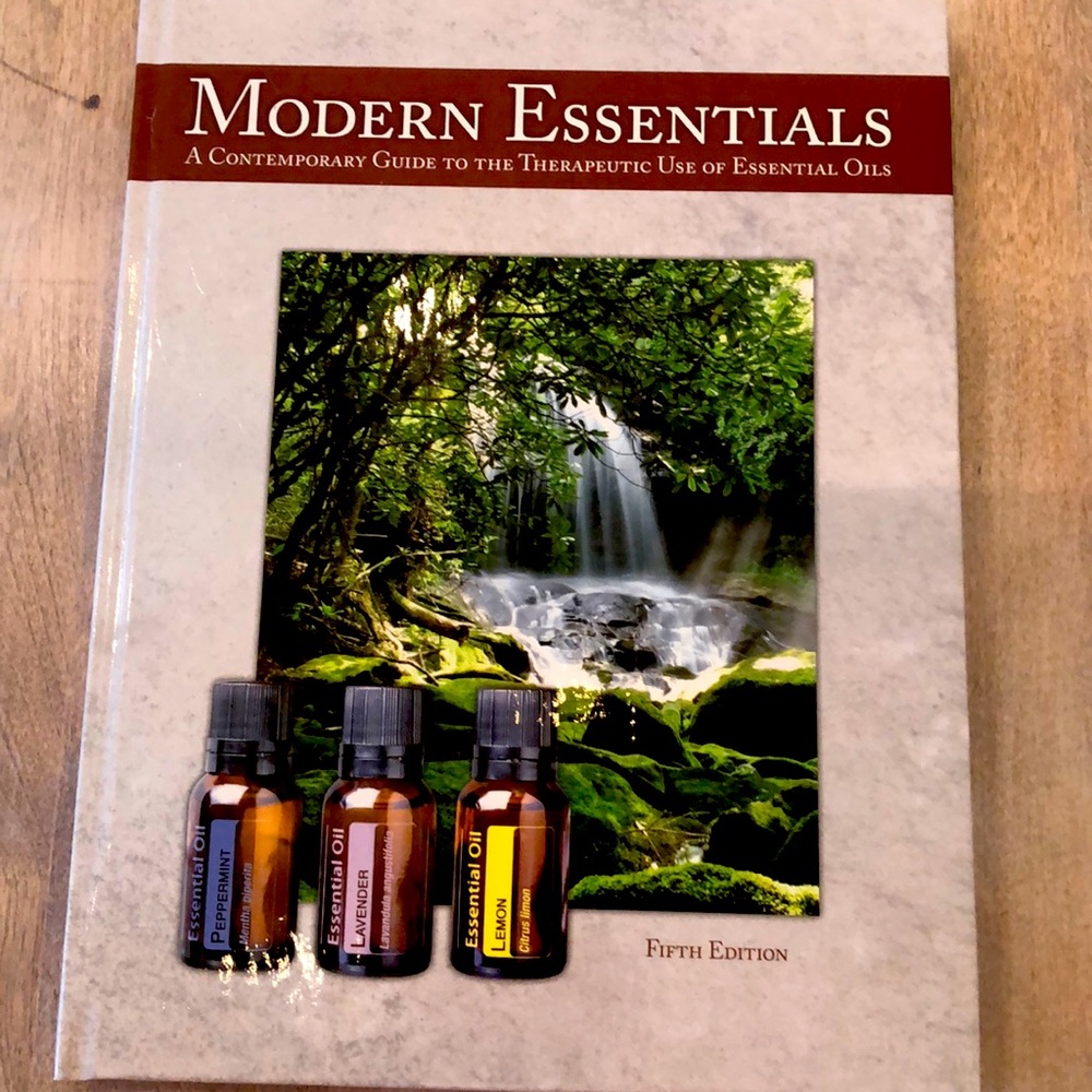 Modern Essentials 5th Ed. Essential Oil Book
